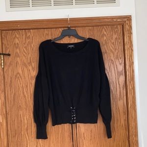 Black drop shoulder sleeves with cinched waist